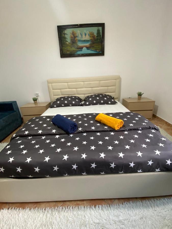 The Hood - Shkodra Backpackers Hostel Екстер'єр фото