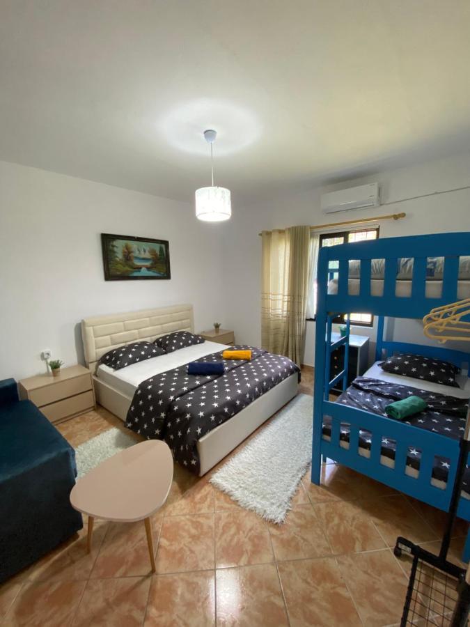 The Hood - Shkodra Backpackers Hostel Екстер'єр фото